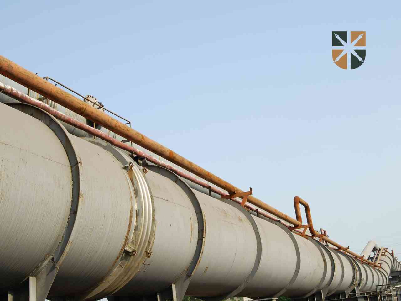 Naziemny odcinek gazociągu wysokiego ciśnienia przebiegający w pasie służebności przesyłu.