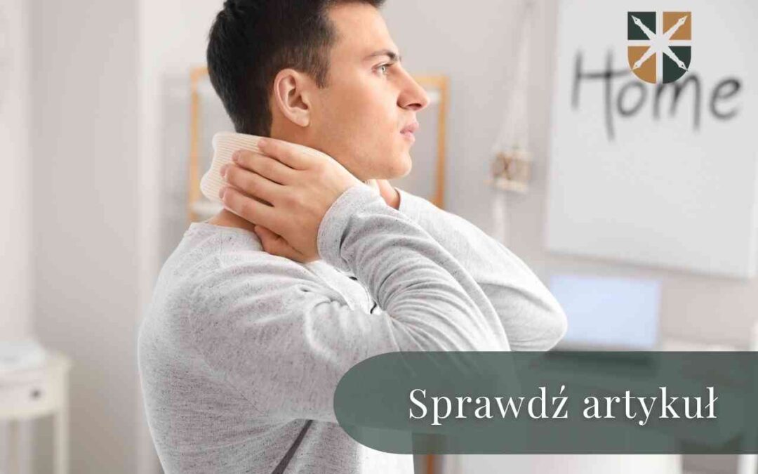 Mężczyzna w kołnierzu ortopedycznym trzyma się za szyję z powodu urazu powypadkowego.