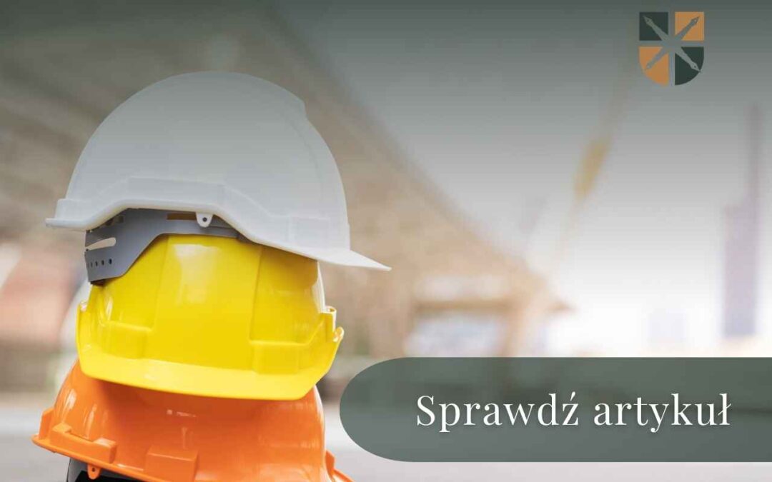 Trzy kaski ochronne ułożone jeden na drugim z przyciskiem Sprawdź artykuł.